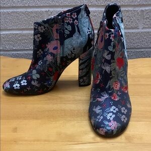 SAM EDELMAN Cambell boots women size 6.5 chunky heels zip Floral Embroidered EUC